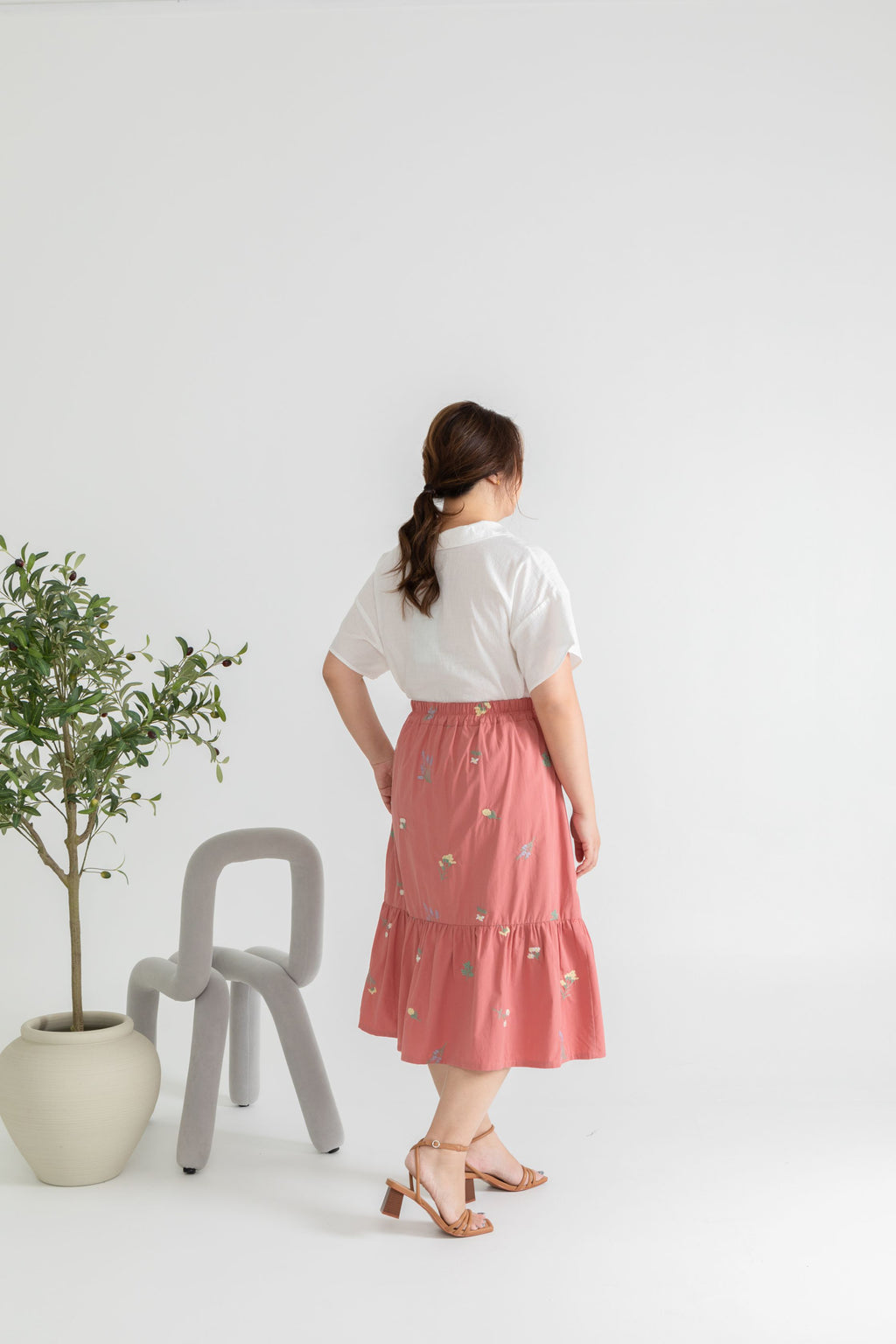 Embroidery Elastic-back Midi Skirt (Pink Wild Florals)