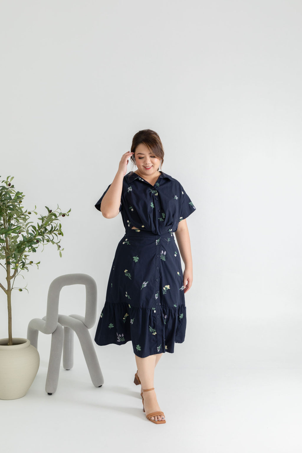 Twist Hem Oversize (Navy Wild Florals)