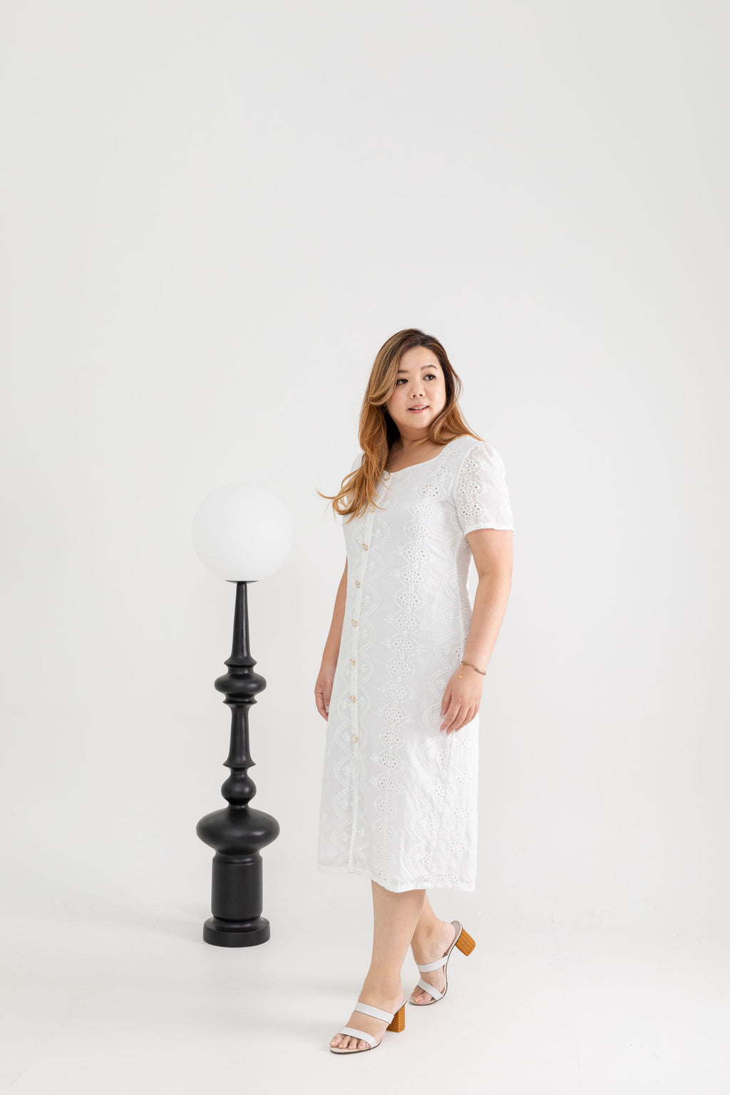 Embroidery Eyelet Shift Dress (White)