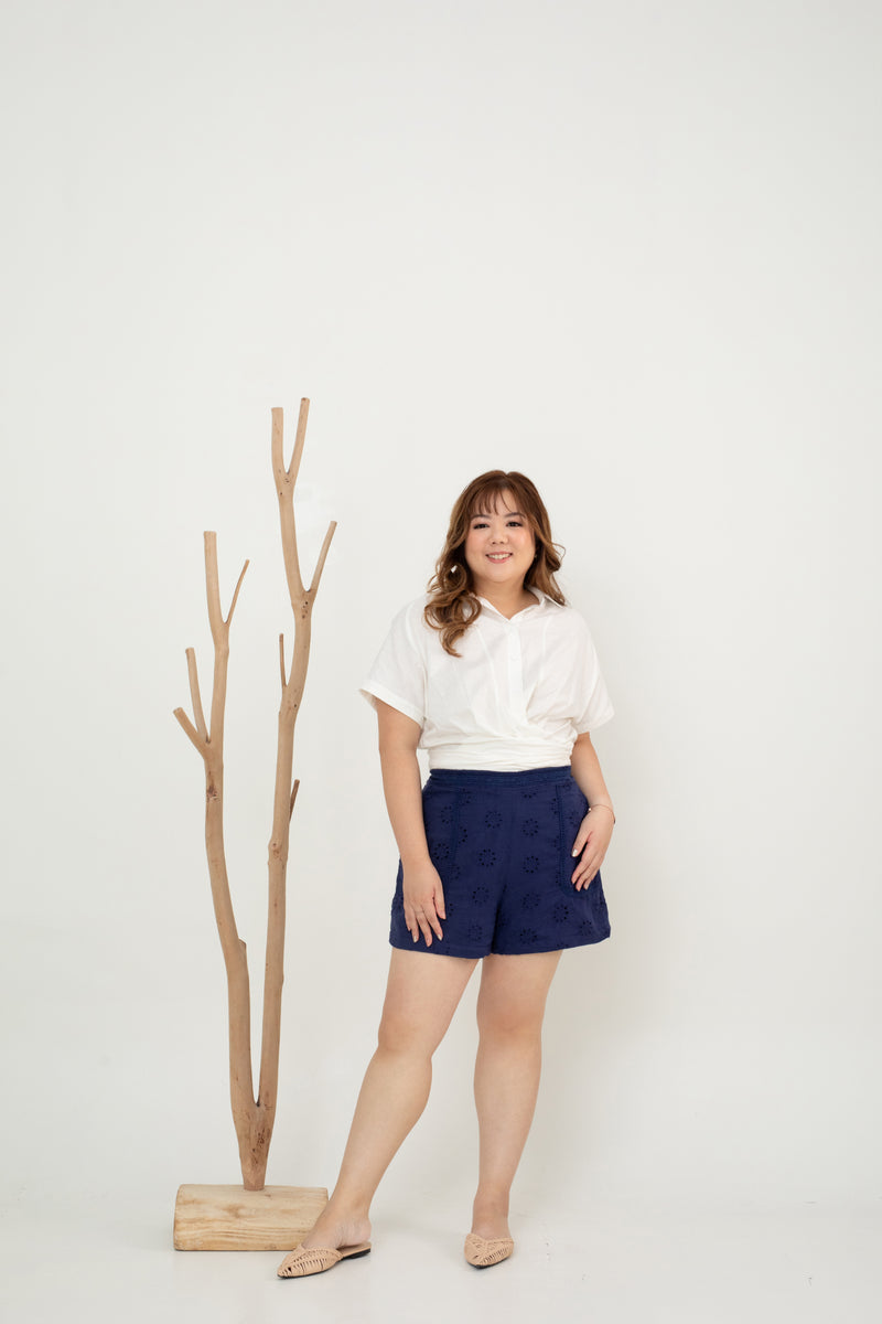 Embroidery Eyelet Resort Shorts (Navy)