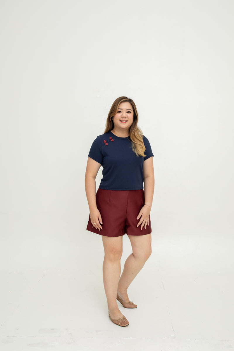 Mid-Waist PerfectSilhouette Shorts (Red)