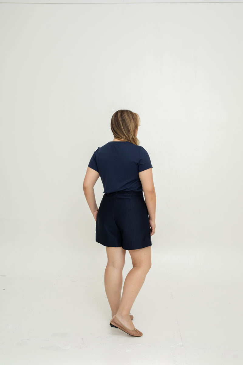 Mid-Waist PerfectSilhouette Shorts (Navy)